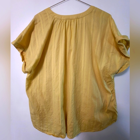 Gap Blouse - Picture 2 of 3